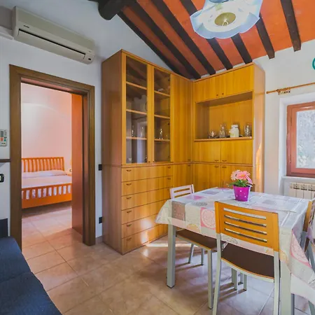 Apartment Casa Alex A Schiopparello - Goelba